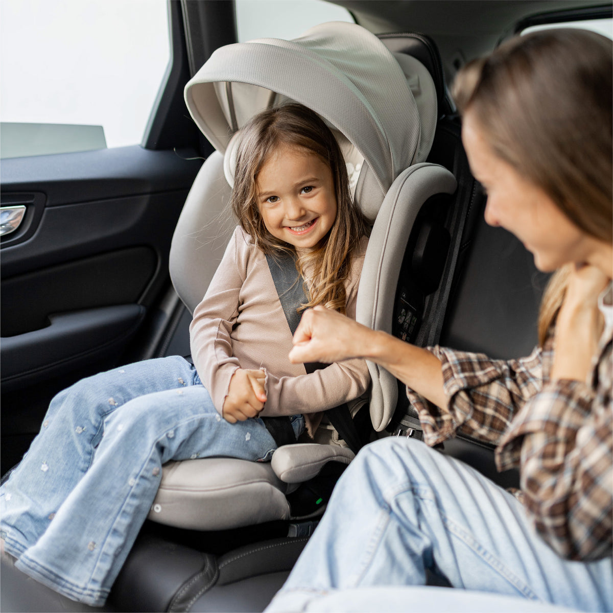 Detská autosedačka pre deti s výškou 100 – 150 cm Tulano Joy 55 Beige I-Size