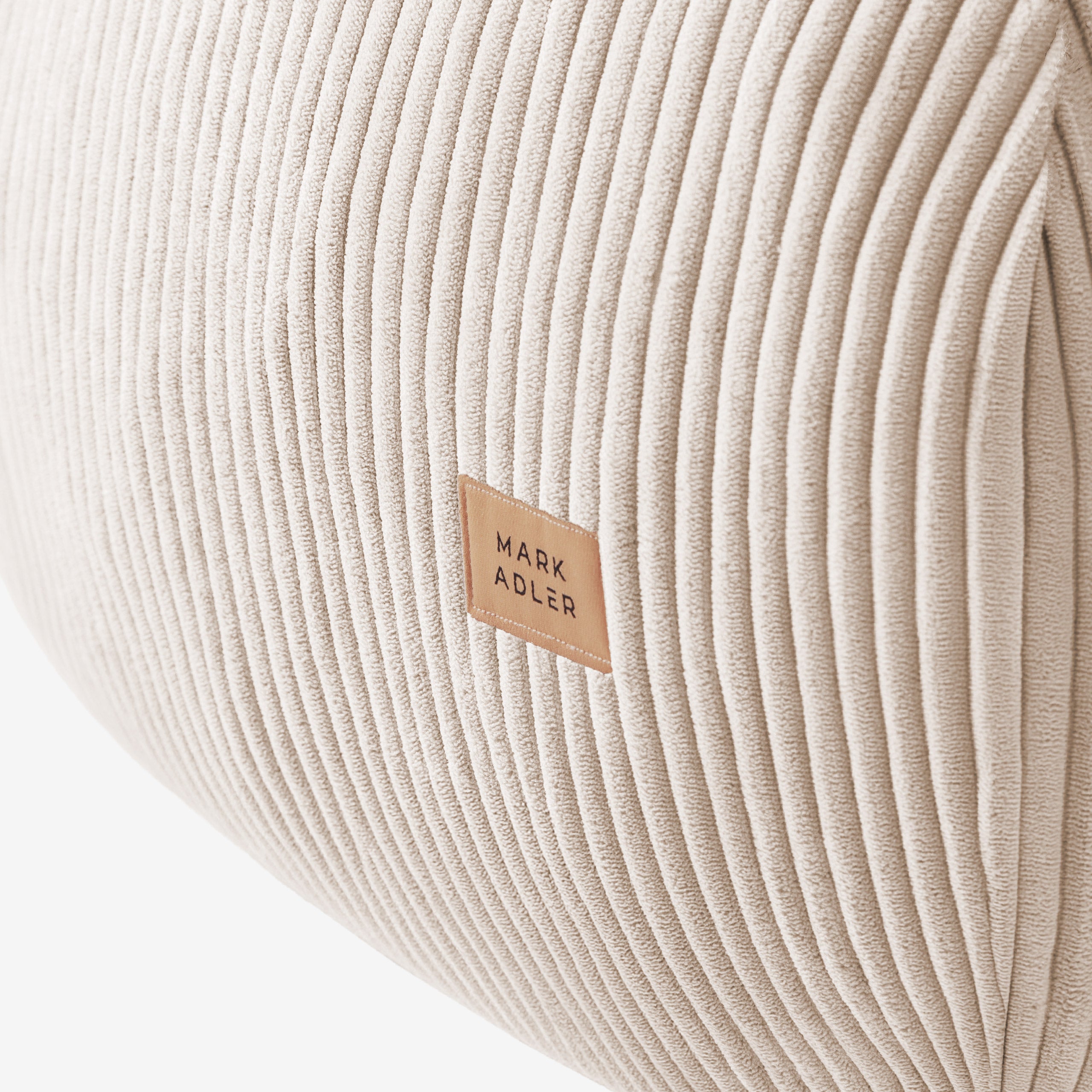 Bežový vakový taburet z kordového materiálu Mark Adler Comfy 1.0 Beige