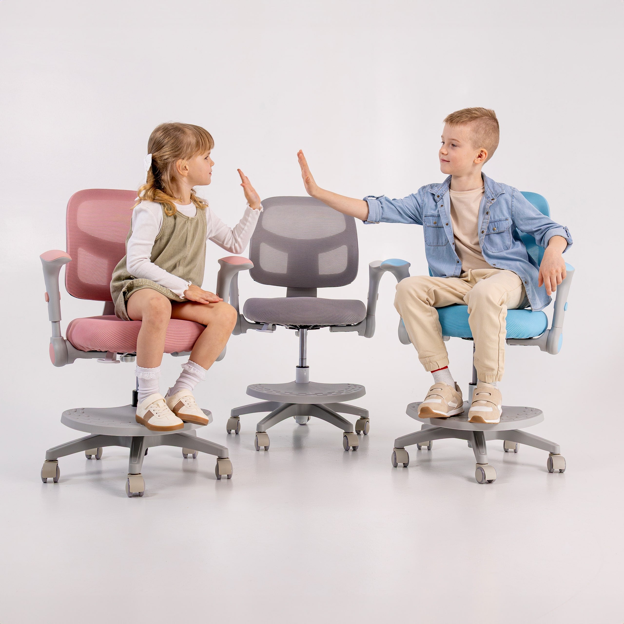 Polohovateľné detské kreslo Mark Adler Junior 5.0 Grey