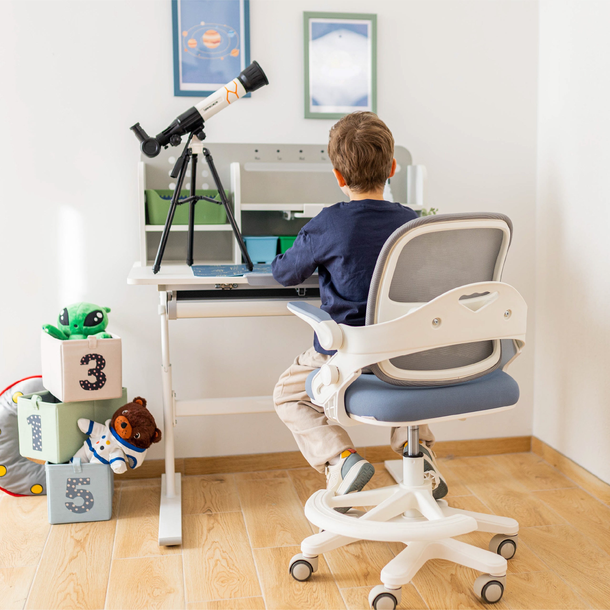 Detské kreslo k písacímu stolu Mark Adler Junior 4.3 modro-šedé