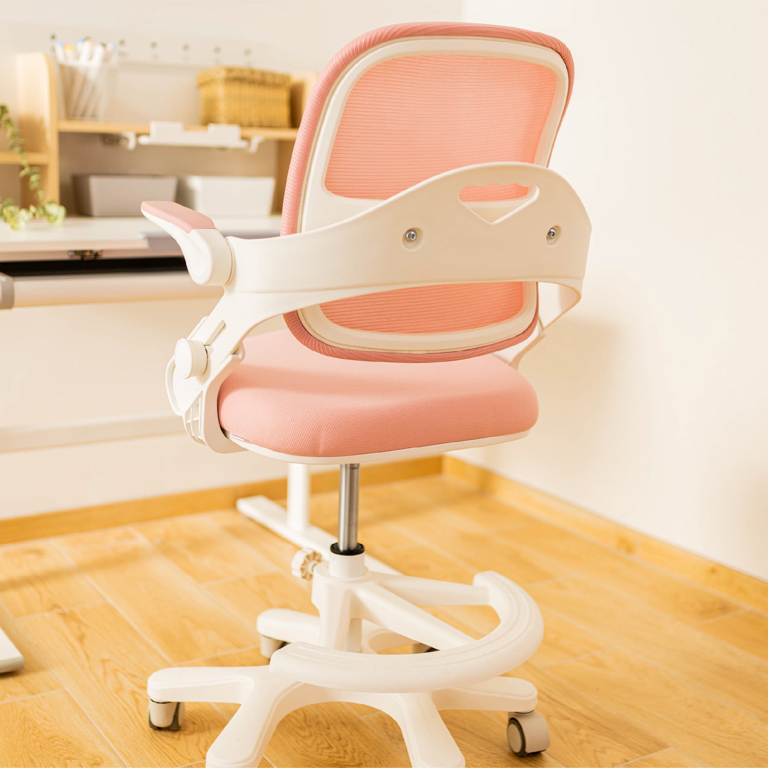 Detské kreslo k písacímu stolu Mark Adler Junior 4.3 Pink