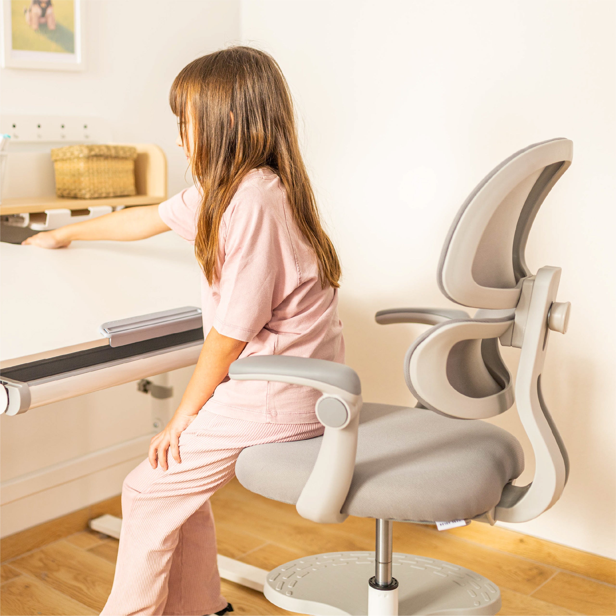 Ergonomické detské kreslo Mark Adler Junior 4.4 Grey